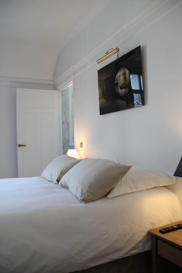 Appartement Champs Elysees ปารีส ภายนอก รูปภาพ