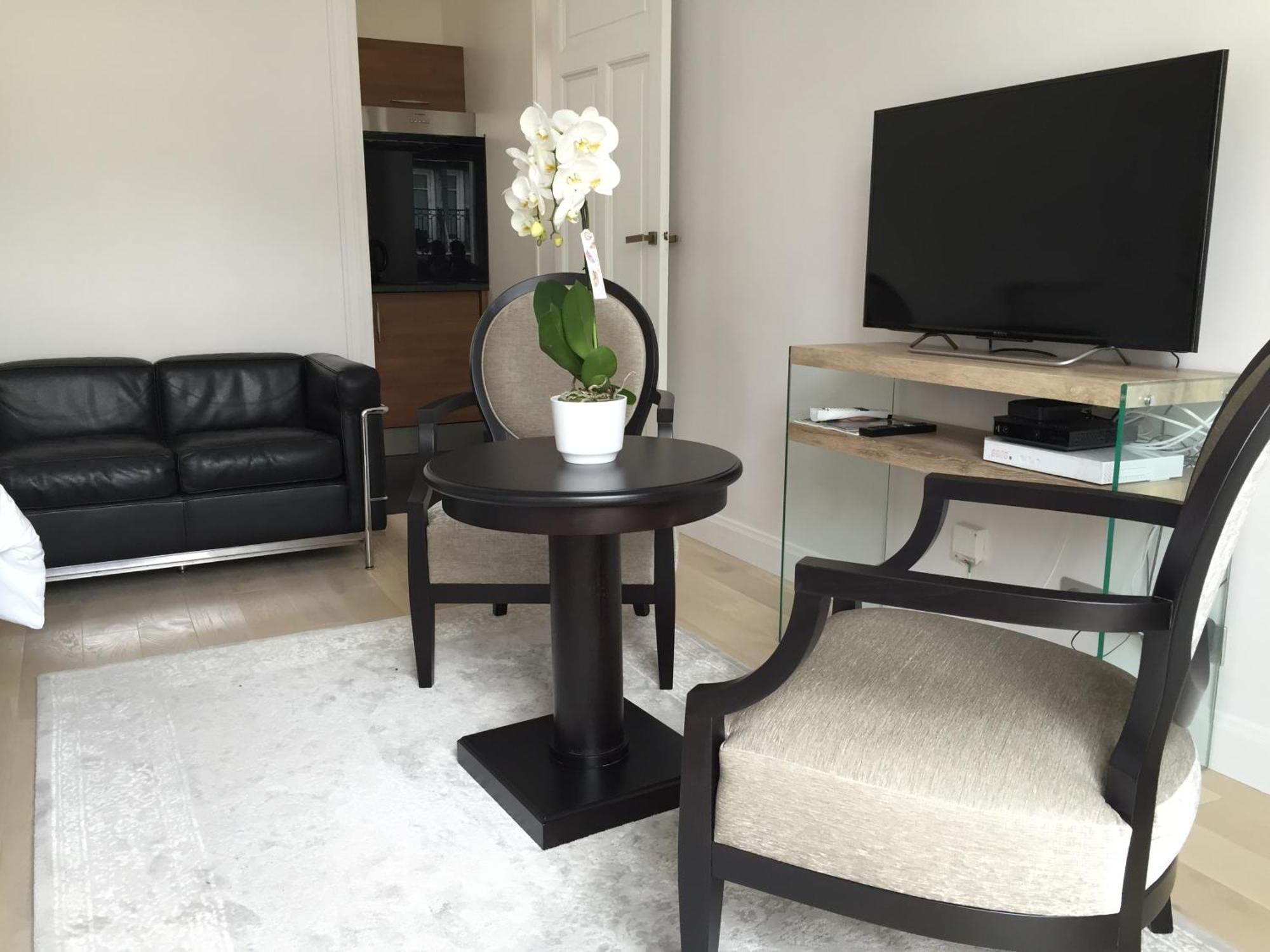 Appartement Champs Elysees ปารีส ภายนอก รูปภาพ